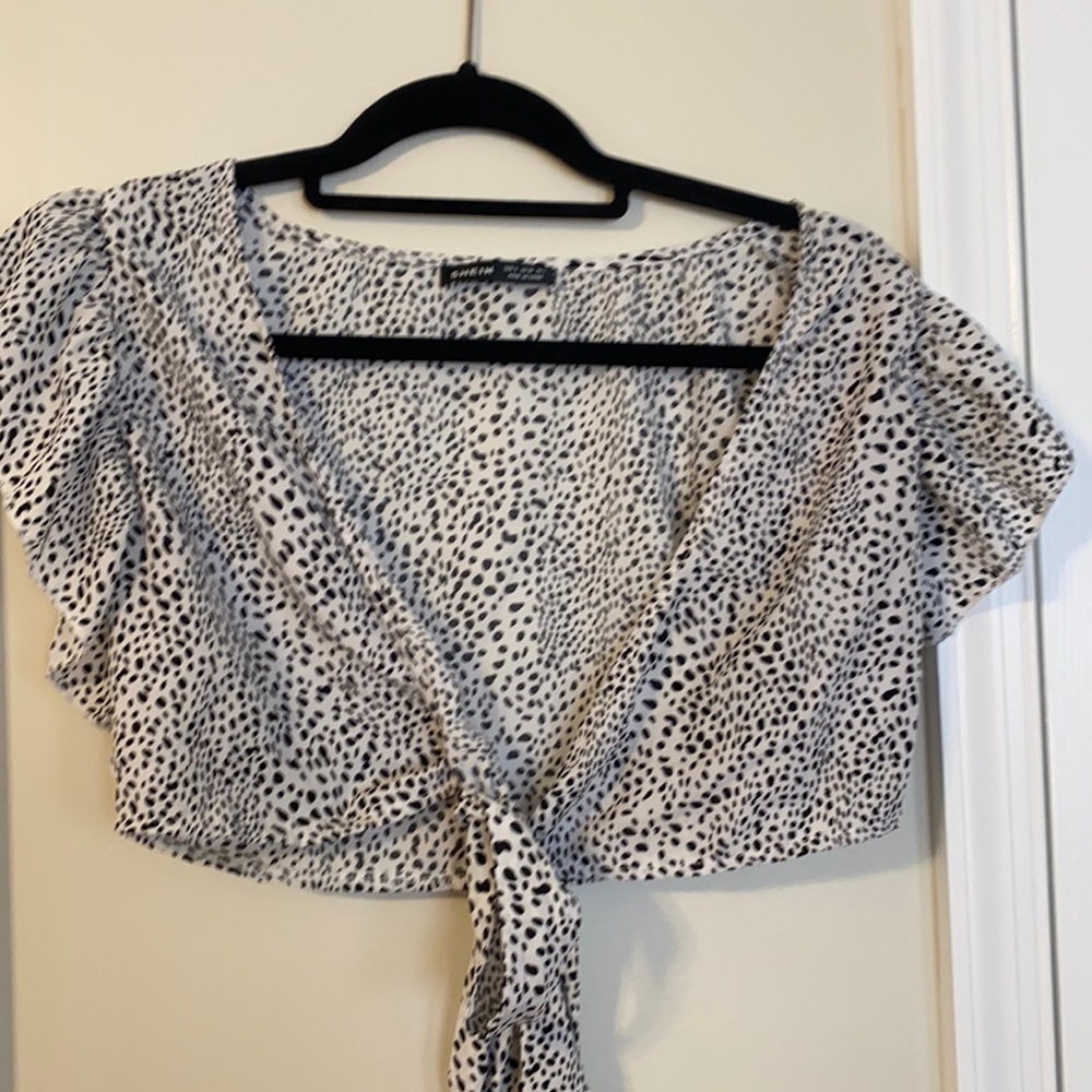 Polka dots crop top